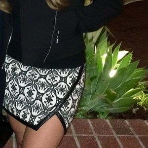 Express size 6 skirt